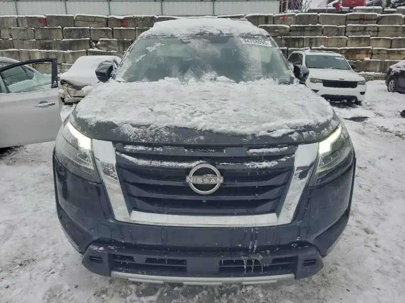 2023 NISSAN PATHFINDER SL  
