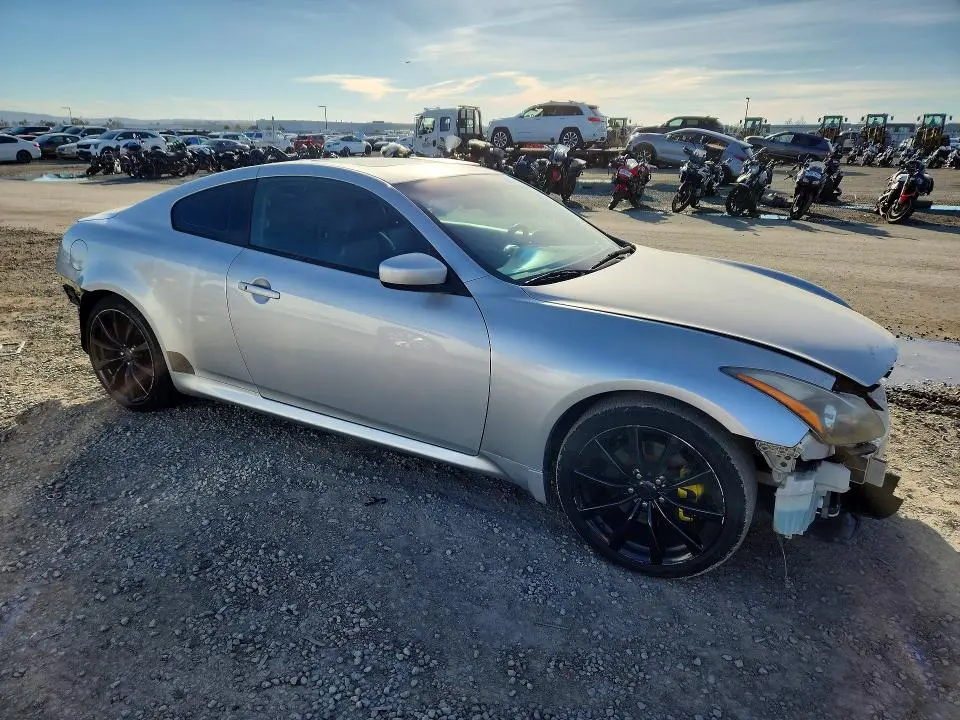 2011 INFINITI G37 BASE  