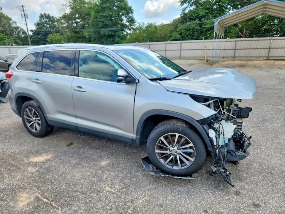 2019 TOYOTA HIGHLANDER XLE  