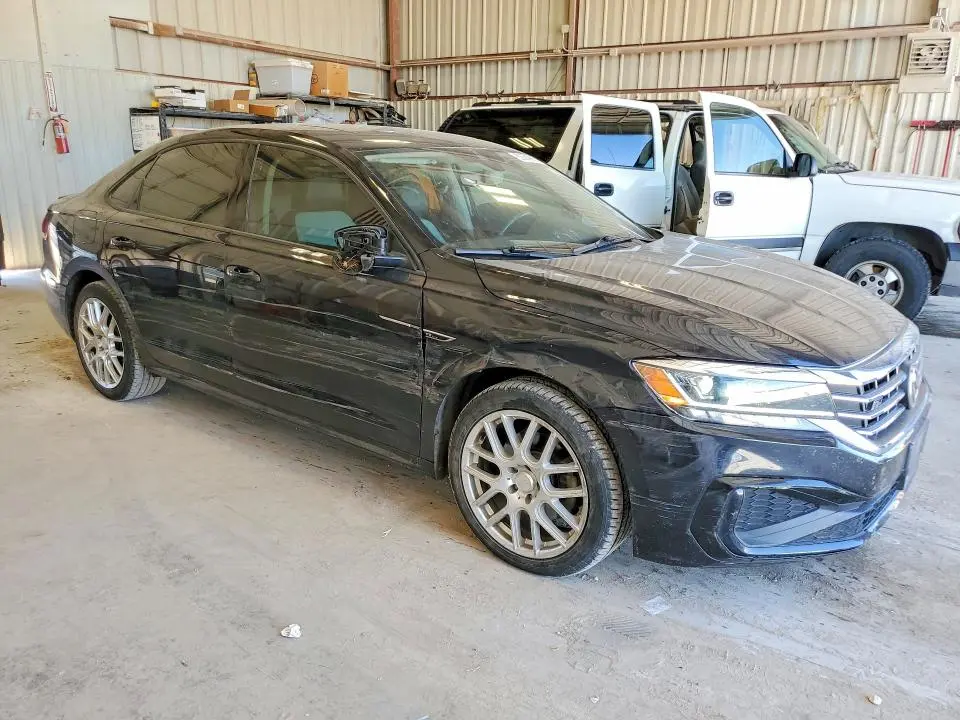 2020 VOLKSWAGEN PASSAT R-LINE  