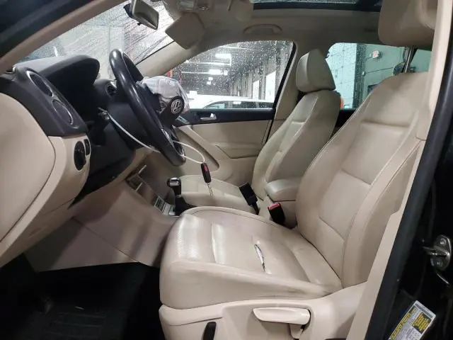 2010 VOLKSWAGEN TIGUAN SE