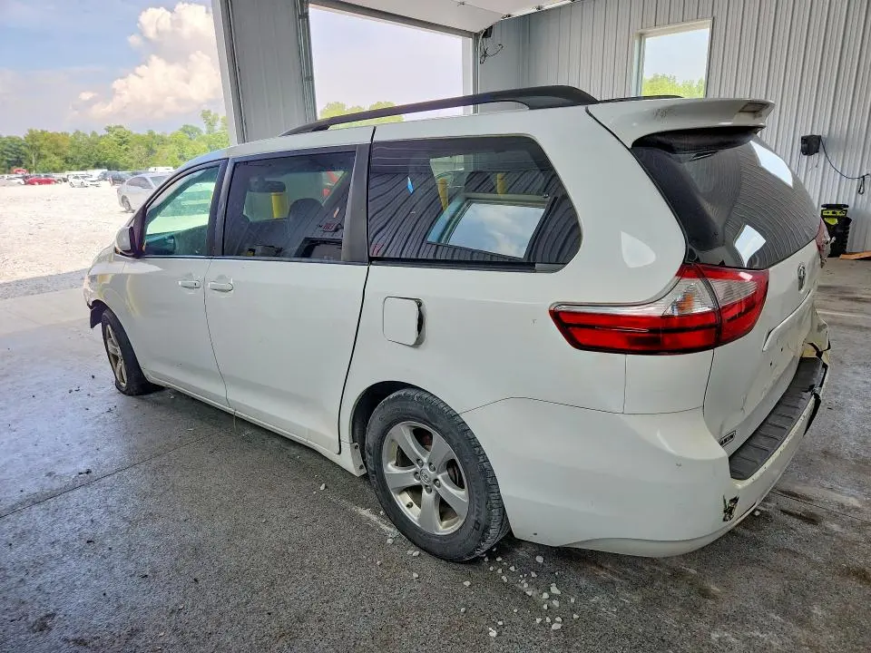 2017 TOYOTA SIENNA LE  