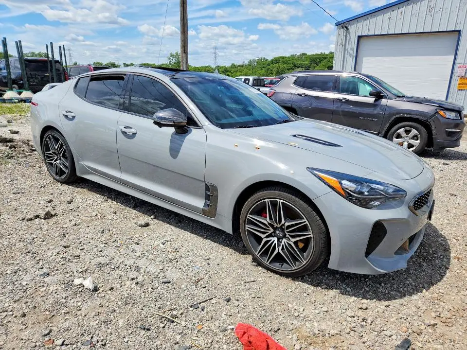 2022 KIA STINGER GT2  