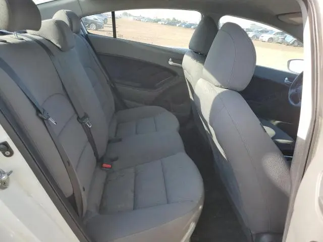 2017 KIA FORTE LX  