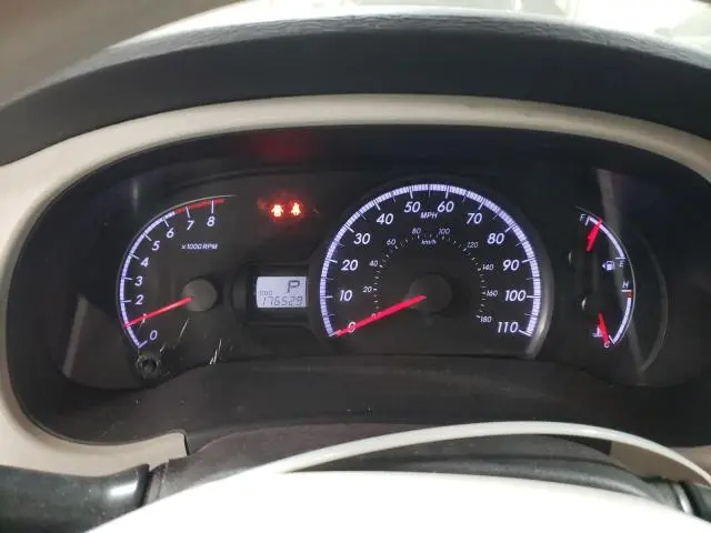 2011 TOYOTA SIENNA LE  