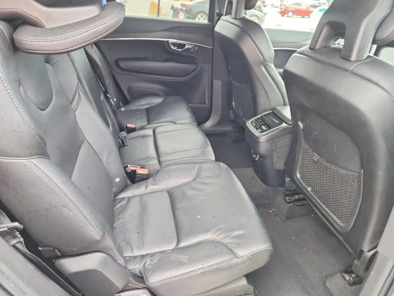 2020 VOLVO XC90 T6 MOMENTUM  
