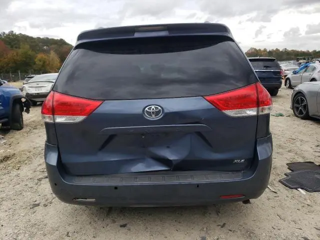 2014 TOYOTA SIENNA XLE  