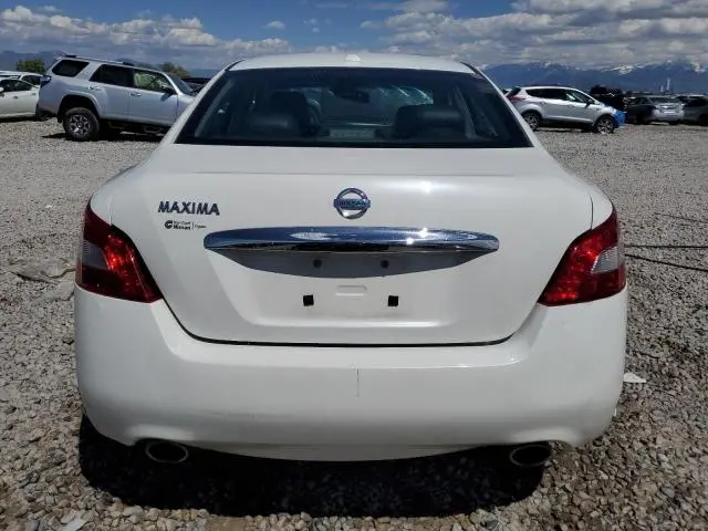 2011 NISSAN MAXIMA S  