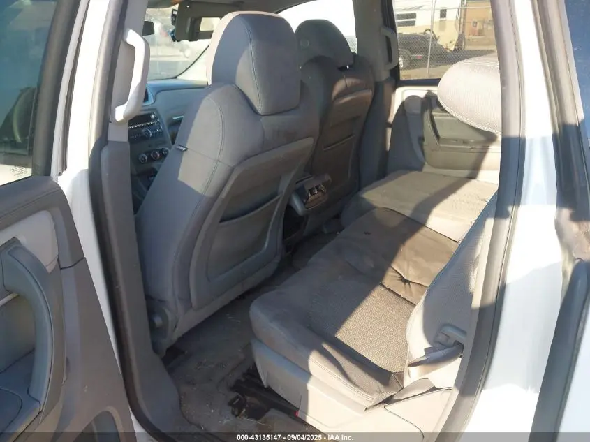 2014 CHEVROLET TRAVERSE LS