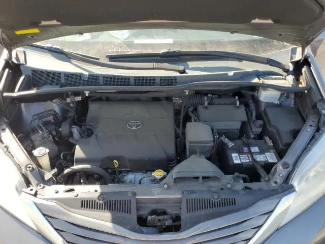 2013 TOYOTA SIENNA XLE 8-PASSENGER  