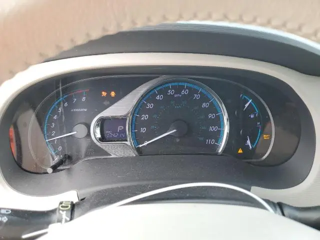 2011 TOYOTA SIENNA XLE