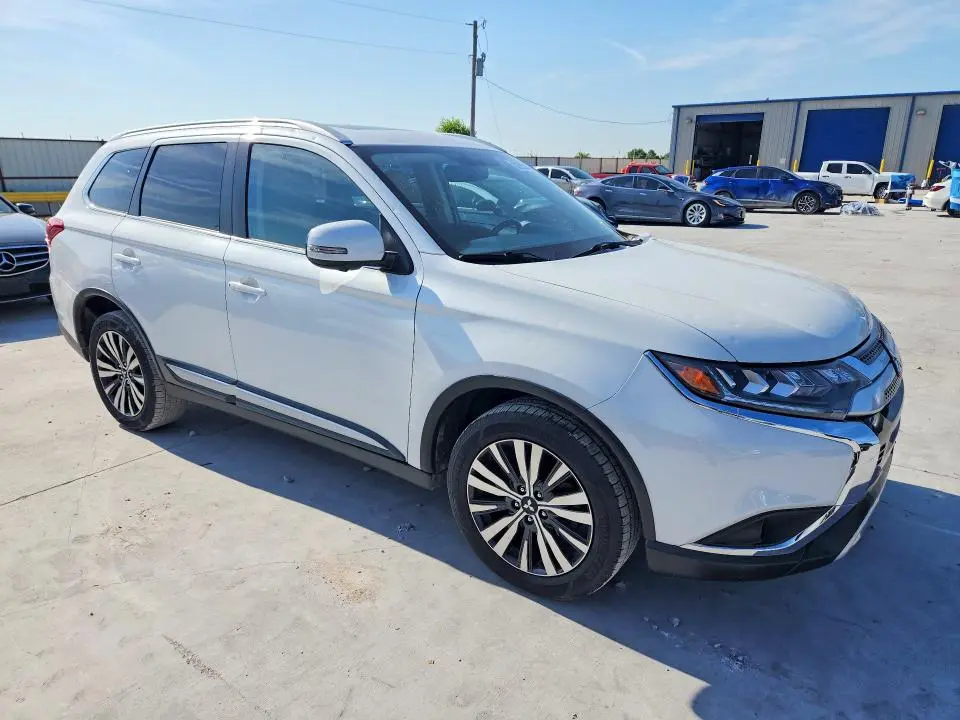 2019 MITSUBISHI OUTLANDER SE  