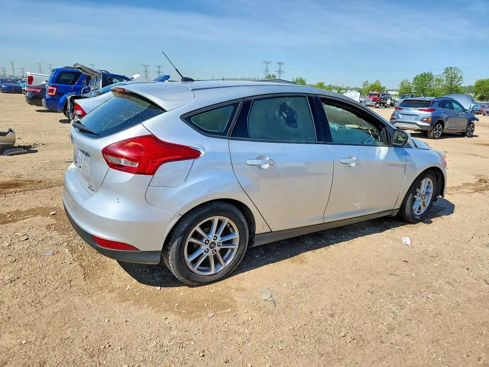 2016 FORD FOCUS SE  