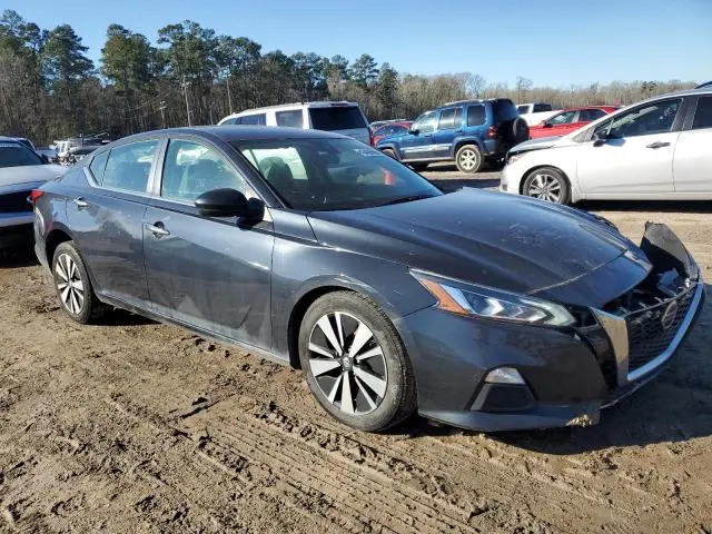 2022 NISSAN ALTIMA SV  