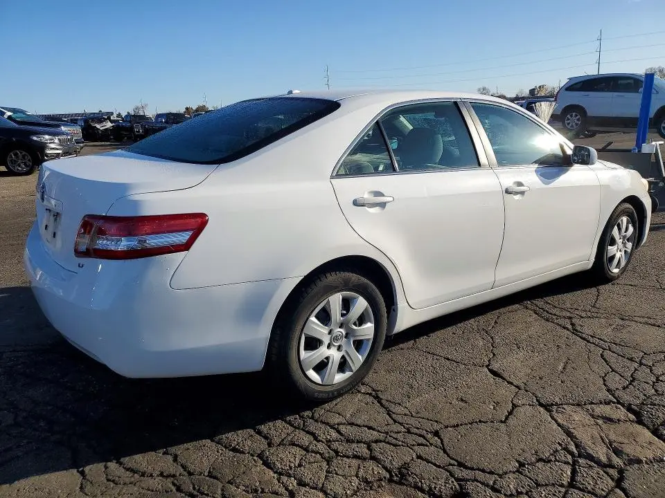 2010 TOYOTA CAMRY LE  