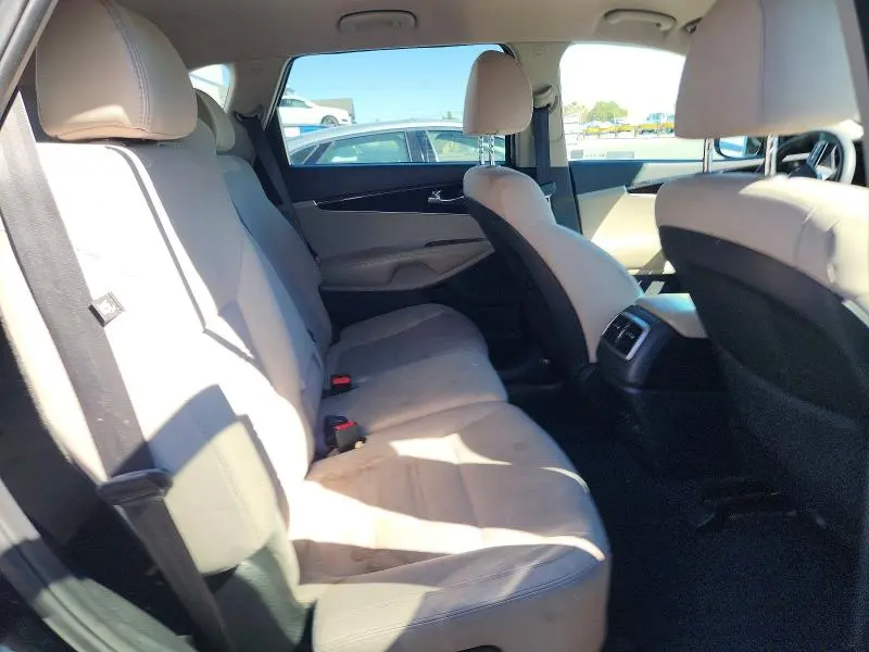 2019 KIA SORENTO LX  