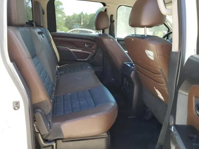 2017 NISSAN TITAN SV  