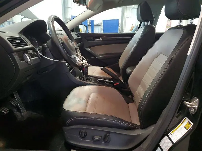 2015 VOLKSWAGEN PASSAT SE  
