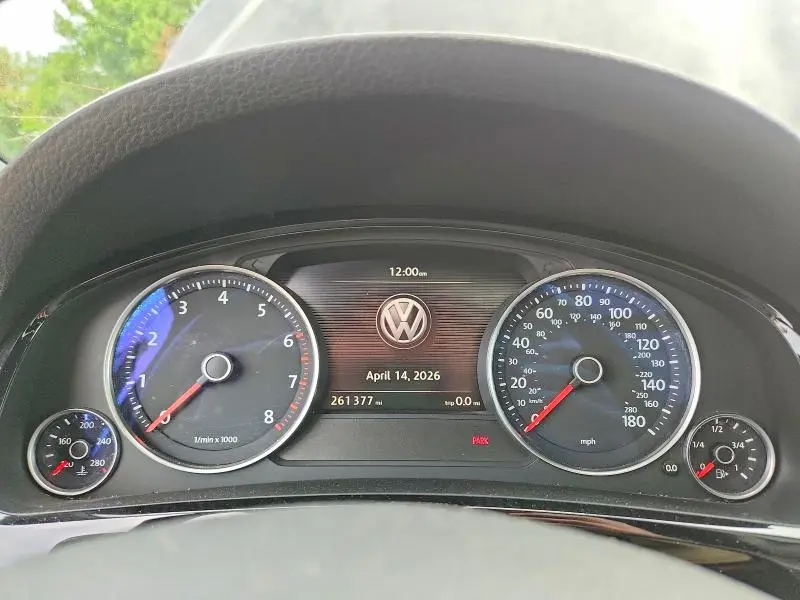 2017 VOLKSWAGEN TOUAREG WOLFSBURG  
