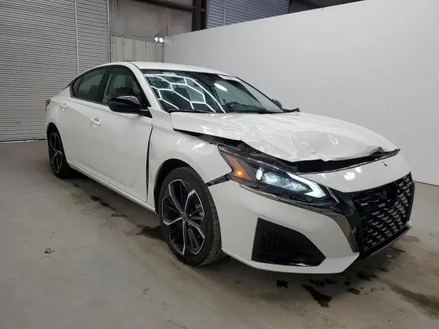 2025 NISSAN ALTIMA SR  