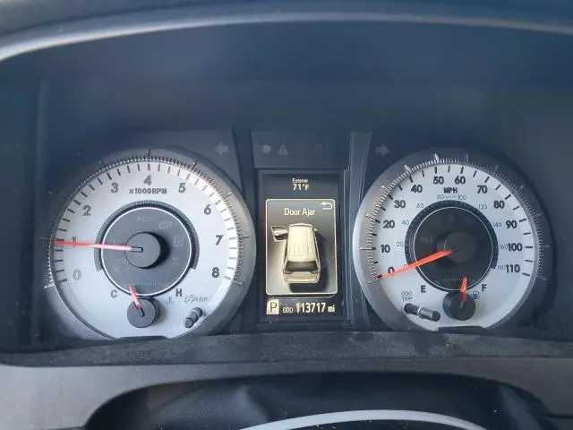 2016 TOYOTA SIENNA SE  