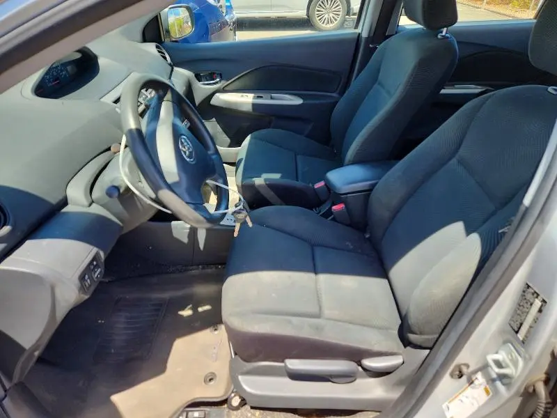 2010 TOYOTA YARIS BASE  