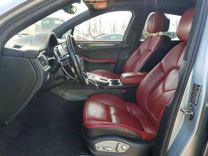 2018 PORSCHE MACAN   