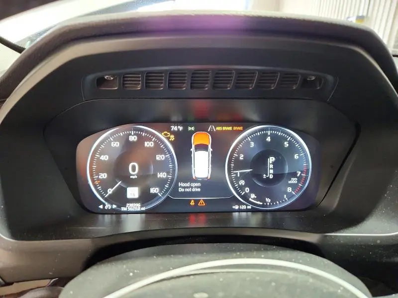 2016 VOLVO XC90 T6  