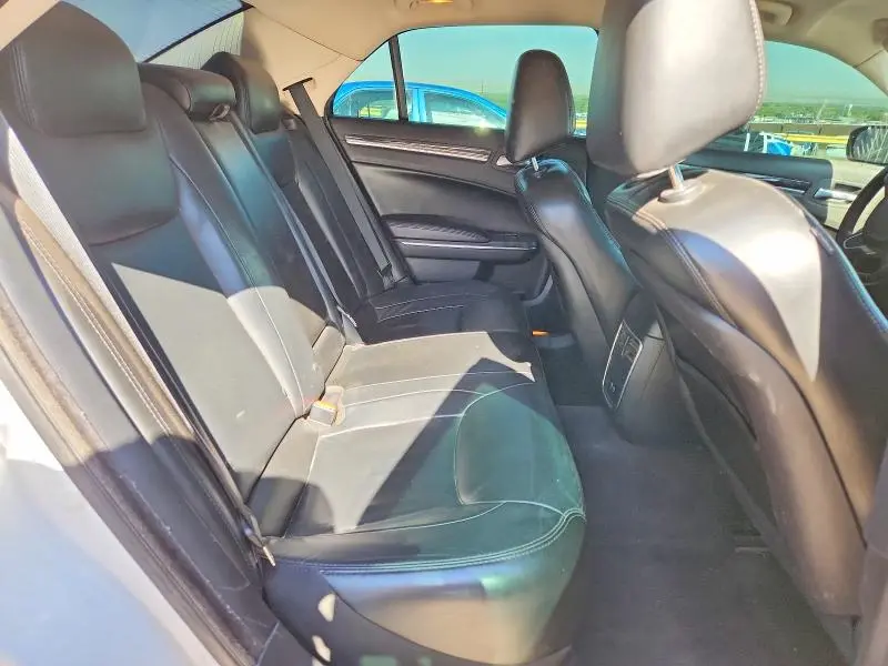 2016 CHRYSLER 300 LIMITED  
