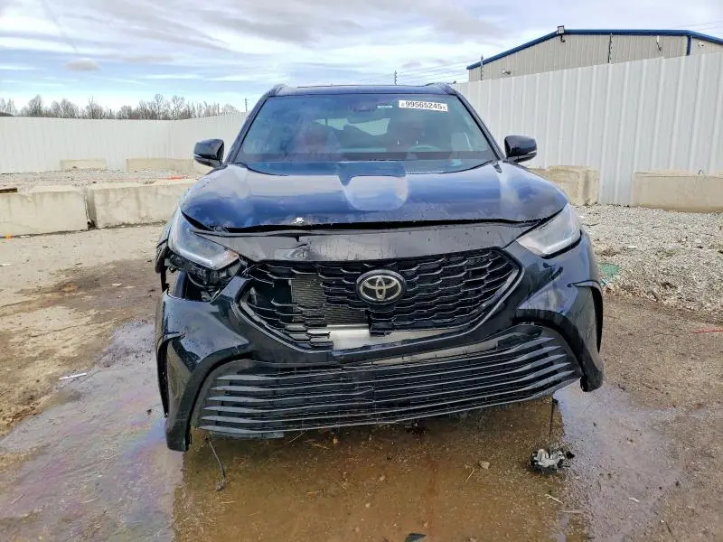 2021 TOYOTA HIGHLANDER XSE  