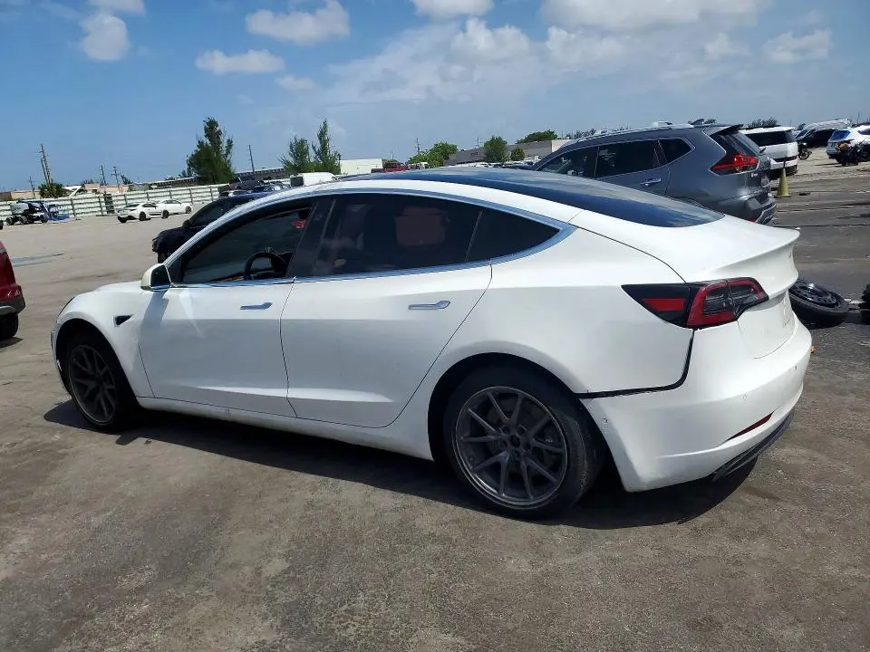 2018 TESLA MODEL 3   