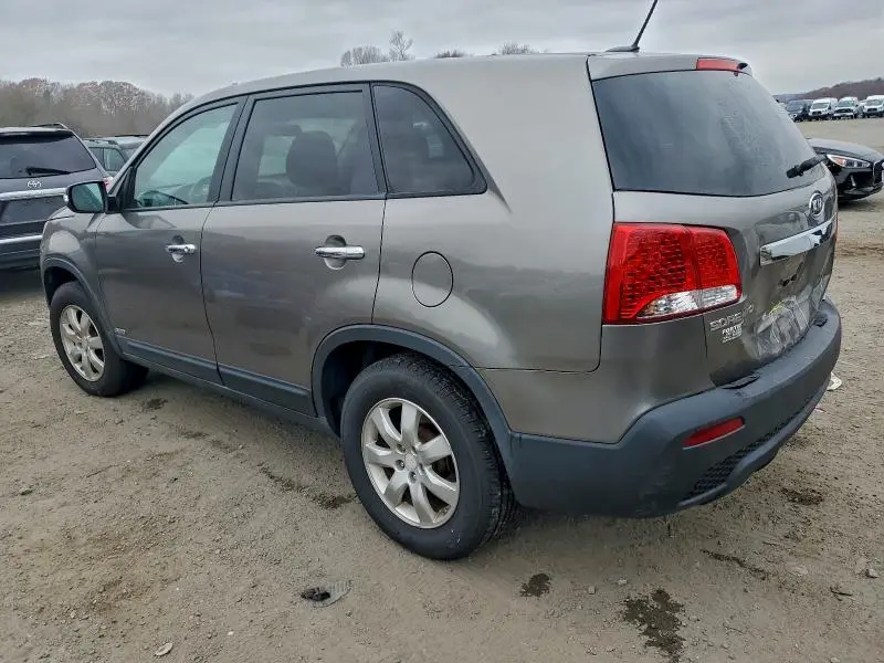 2011 KIA SORENTO BASE  