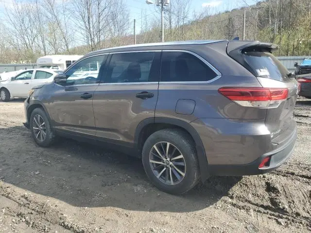 2019 TOYOTA HIGHLANDER SE  