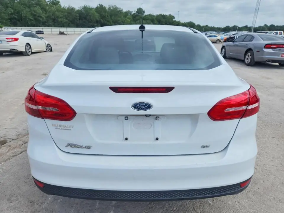 2017 FORD FOCUS SE  