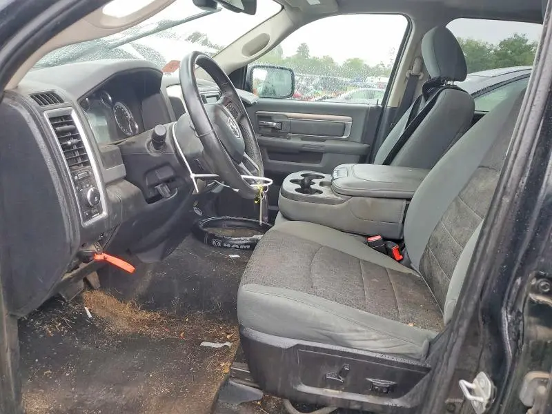 2016 RAM 1500 SLT  