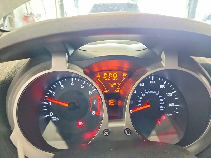 2014 NISSAN JUKE SV  