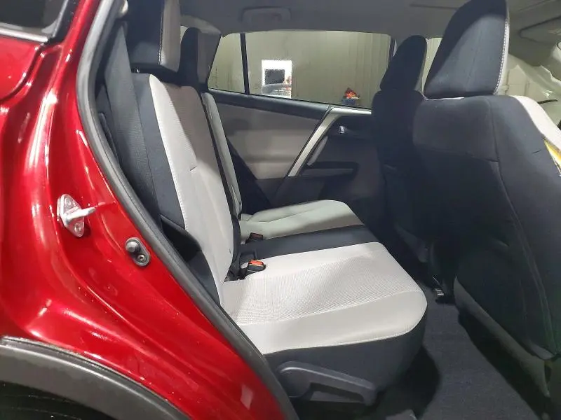2018 TOYOTA RAV4 XLE  