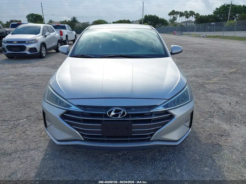 2019 HYUNDAI ELANTRA SE