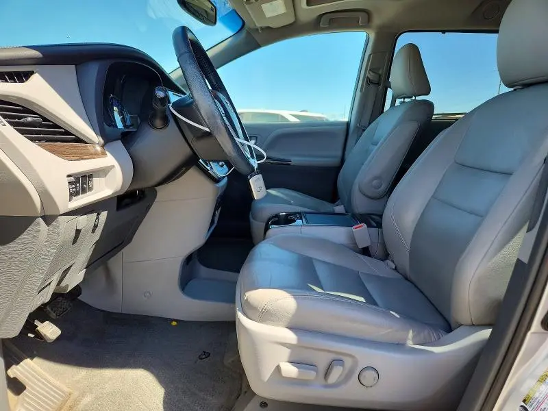 2015 TOYOTA SIENNA XLE PREMIUM 7-PASSENGER  