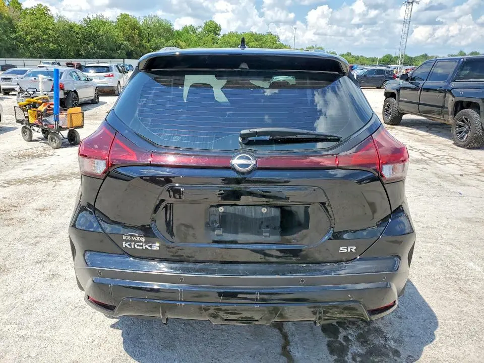 2023 NISSAN KICKS SR  