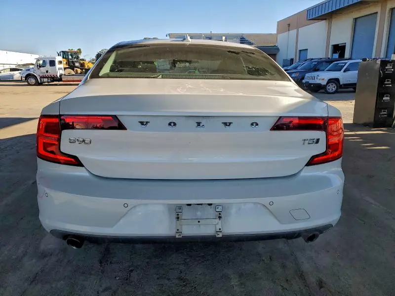 2018 VOLVO S90   