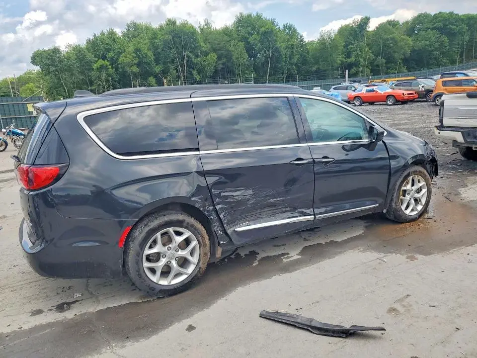 2017 CHRYSLER PACIFICA TOURING L  
