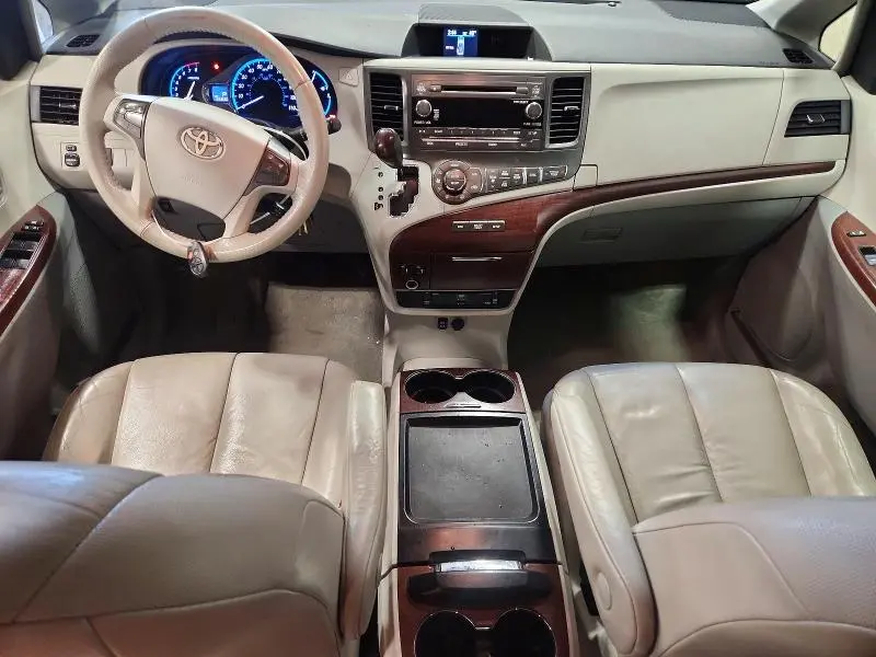 2011 TOYOTA SIENNA XLE 7 PASSENGER  