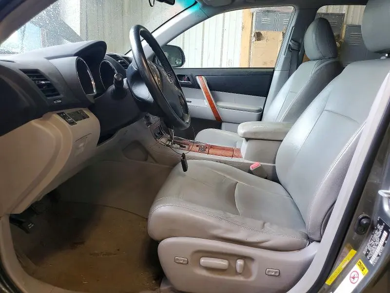2010 TOYOTA HIGHLANDER LIMITED  
