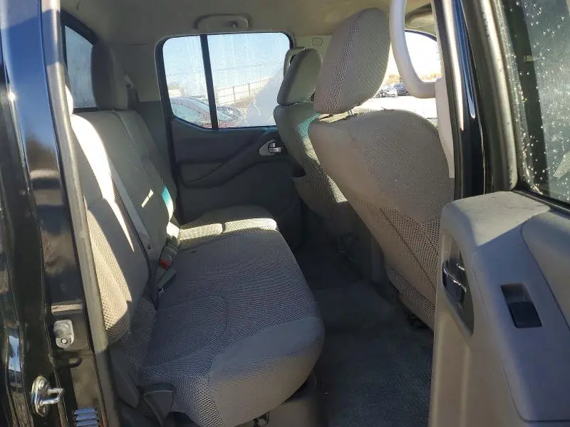 2016 NISSAN FRONTIER S  