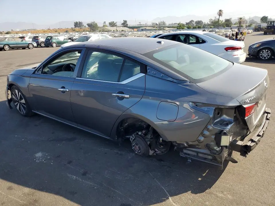 2021 NISSAN ALTIMA SV  