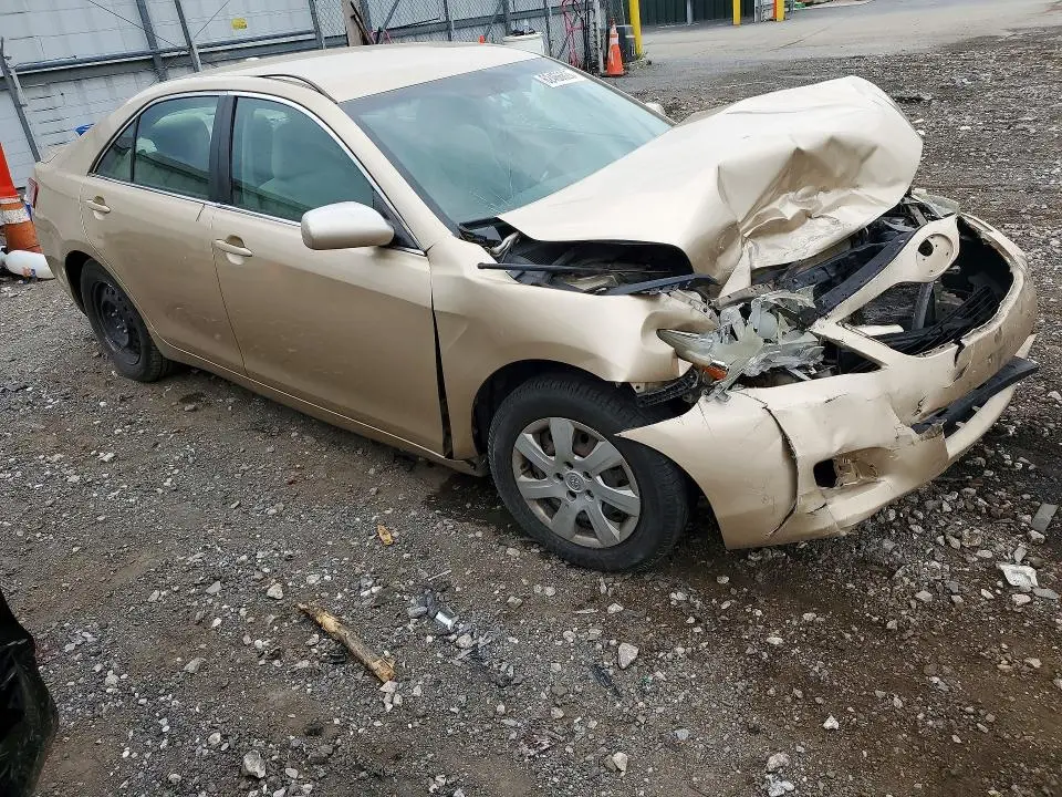 2010 TOYOTA CAMRY LE  