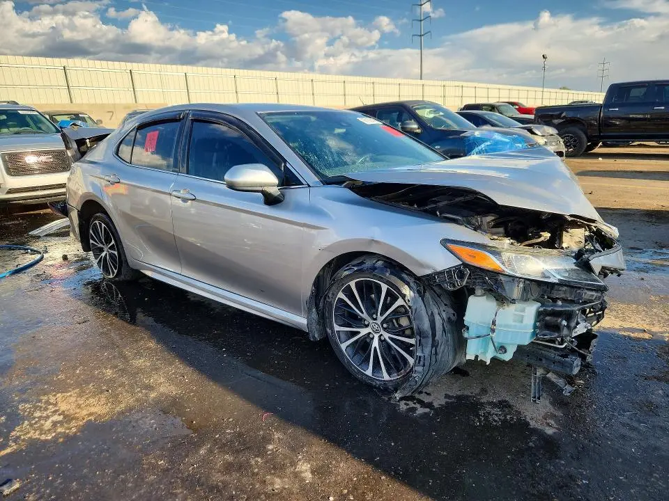 2019 TOYOTA CAMRY SE  