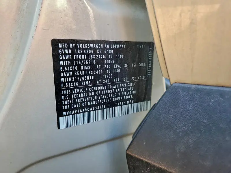 2012 VOLKSWAGEN TIGUAN S  