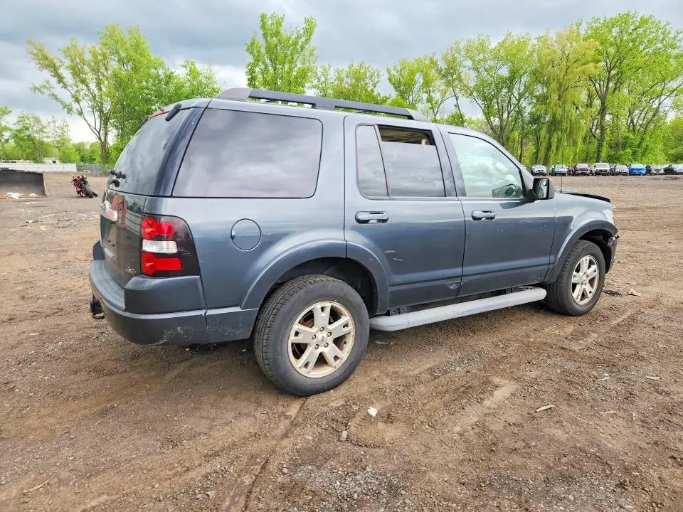 2010 FORD EXPLORER XLT  